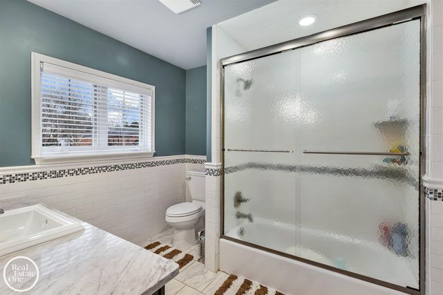 535 Ballantyne Road, Grosse Pointe Shores, MI 48236