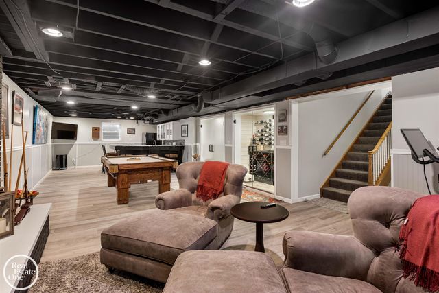 535 Ballantyne Road, Grosse Pointe Shores, MI 48236