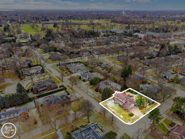 535 Ballantyne Road, Grosse Pointe Shores, MI 48236