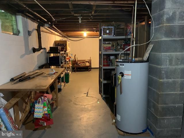 6493 ORANGE ST, East Petersburg, PA 17520