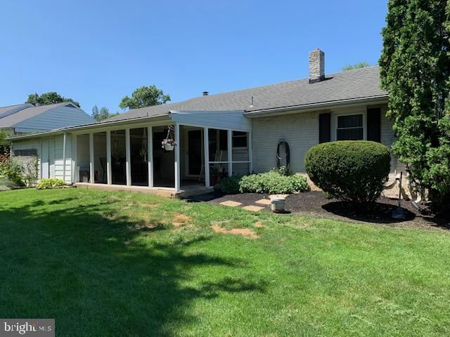 6493 ORANGE ST, East Petersburg, PA 17520