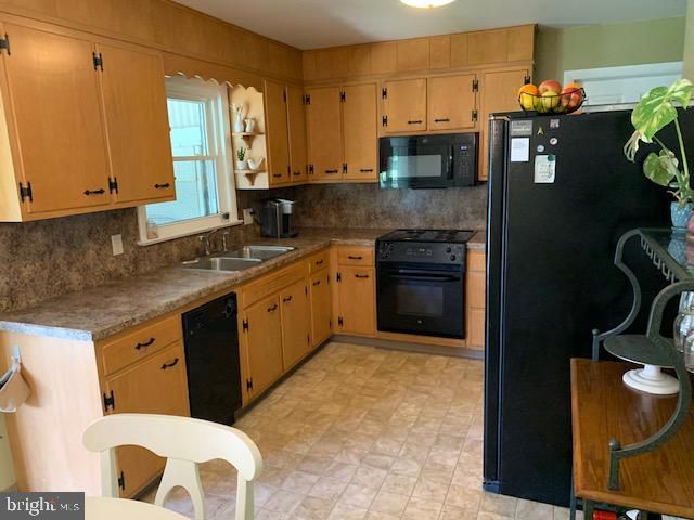 6493 ORANGE ST, East Petersburg, PA 17520