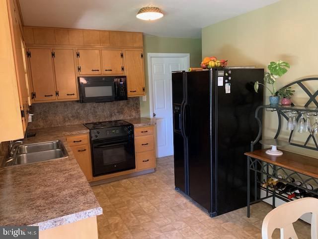 6493 ORANGE ST, East Petersburg, PA 17520