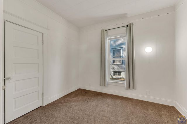 1431 SW Tyler ST, Topeka, KS 66612