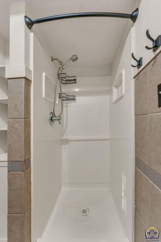 1431 SW Tyler ST, Topeka, KS 66612