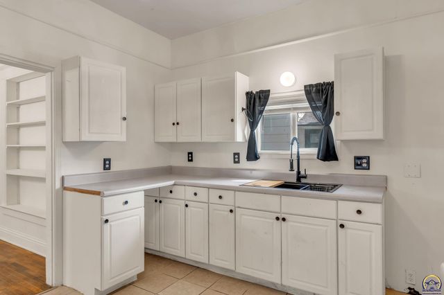 1431 SW Tyler ST, Topeka, KS 66612