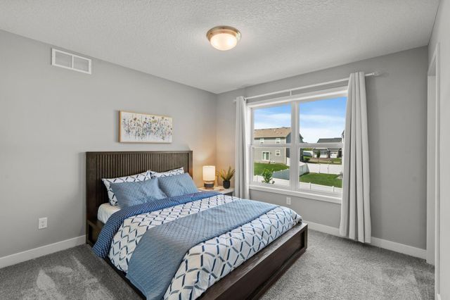 18355 Greenstone Way, Lakeville, MN 55044