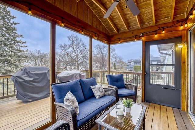 4175 Victoria Drive, Hoffman Estates, IL 60192