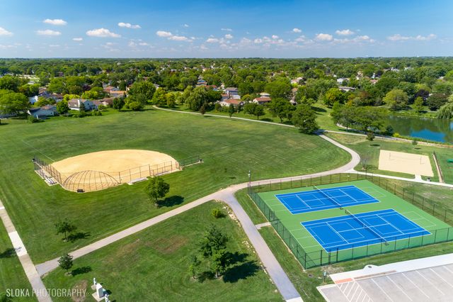 4175 Victoria Drive, Hoffman Estates, IL 60192