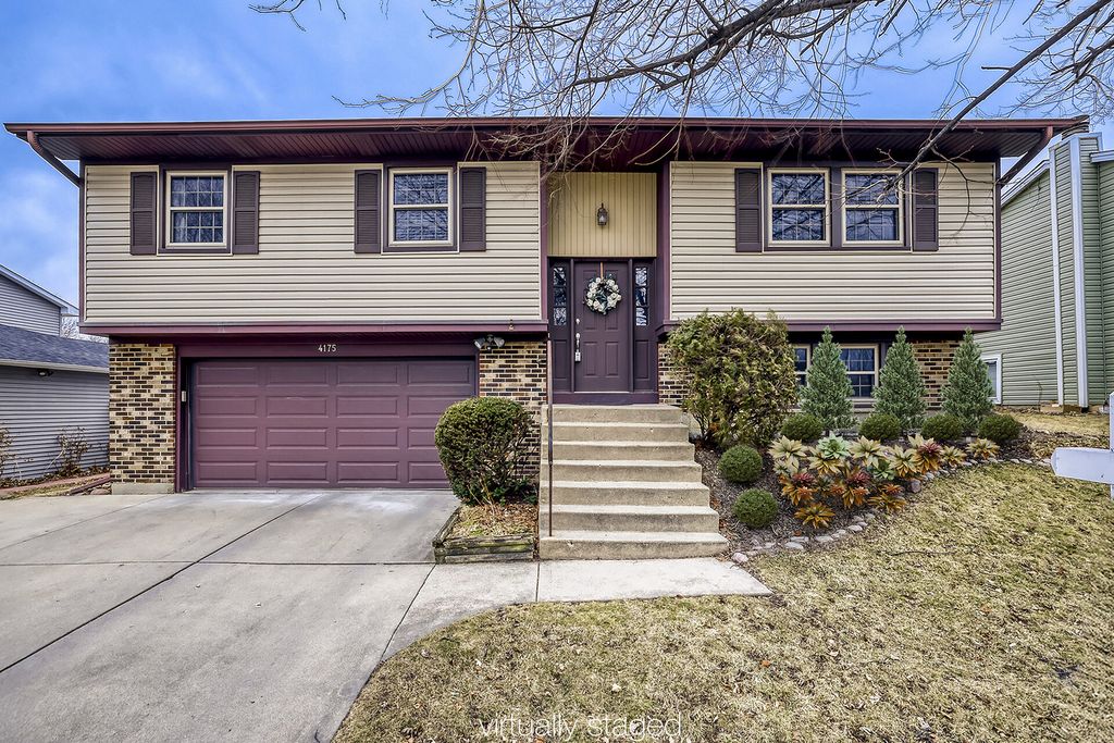 4175 Victoria Drive, Hoffman Estates, IL 60192