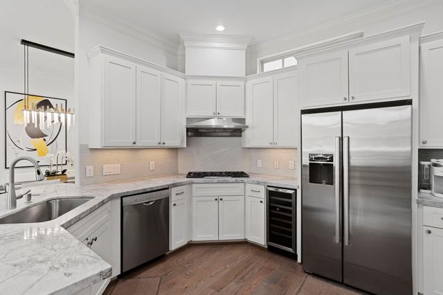 2174 Briarglen Drive, Houston, TX 77027