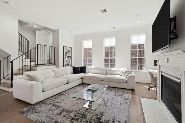 2174 Briarglen Drive, Houston, TX 77027