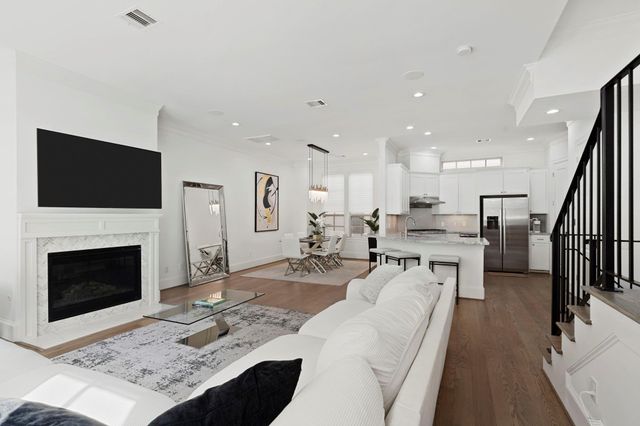 2174 Briarglen Drive, Houston, TX 77027