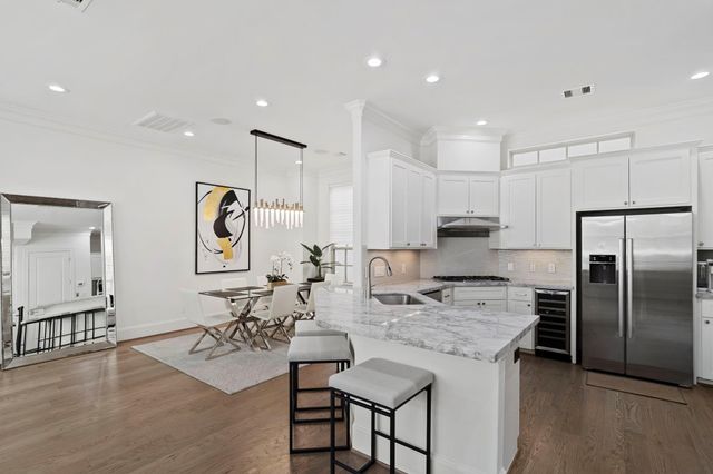 2174 Briarglen Drive, Houston, TX 77027