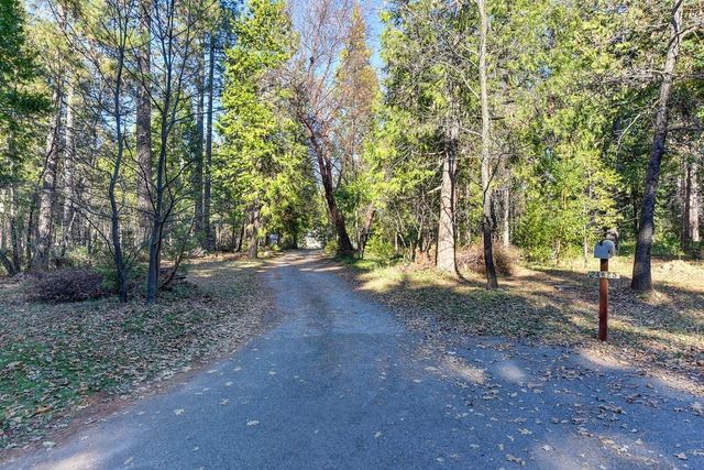 24825 Harrison St, Foresthill, CA 95631
