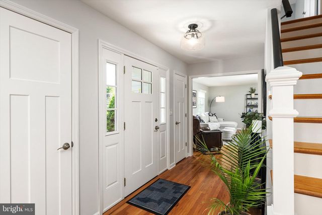 9 HOLLY LN, Lawrenceville, NJ 08648