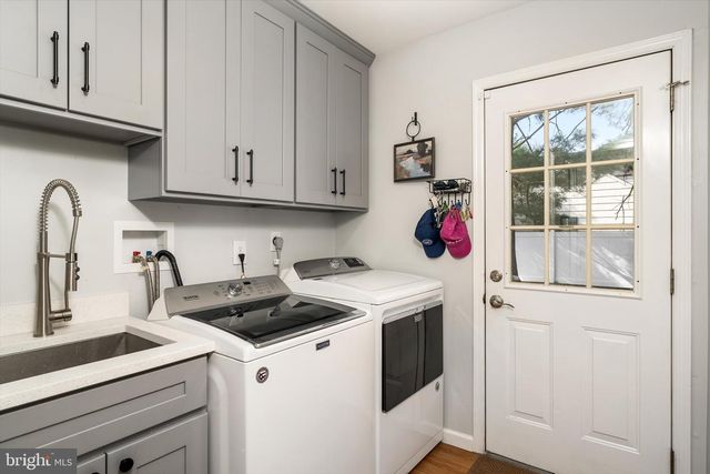 9 HOLLY LN, Lawrenceville, NJ 08648