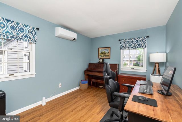 9 HOLLY LN, Lawrenceville, NJ 08648