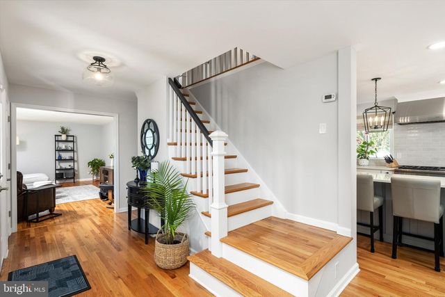 9 HOLLY LN, Lawrenceville, NJ 08648
