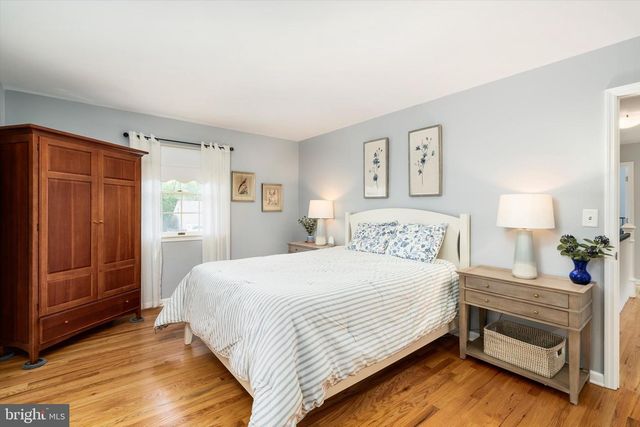 9 HOLLY LN, Lawrenceville, NJ 08648