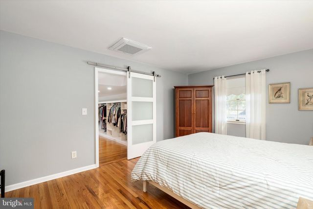 9 HOLLY LN, Lawrenceville, NJ 08648