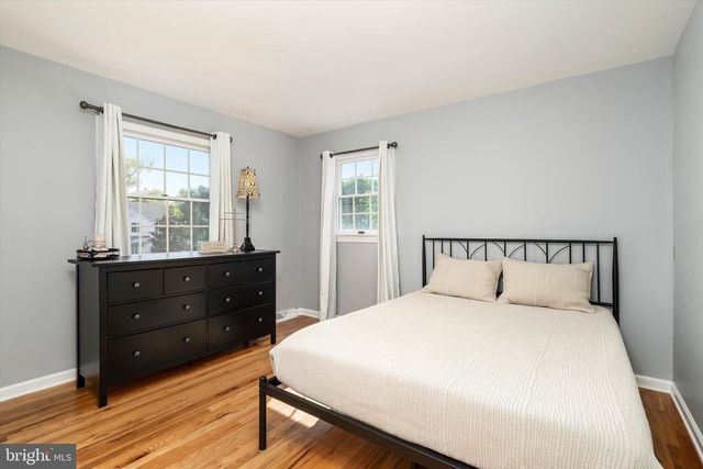 9 HOLLY LN, Lawrenceville, NJ 08648