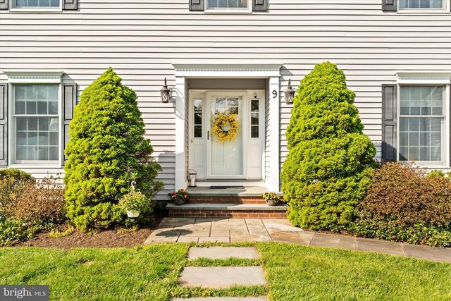 9 HOLLY LN, Lawrenceville, NJ 08648
