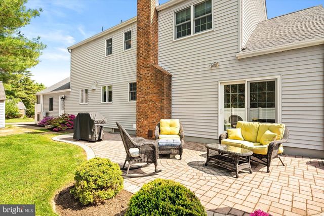 9 HOLLY LN, Lawrenceville, NJ 08648