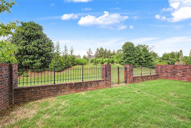 6675 W Valley View Road, Rogers, AR 72758