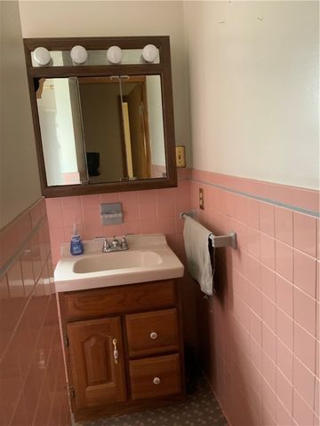 1178 Amity Ridge Rd, Amwell, PA 15311