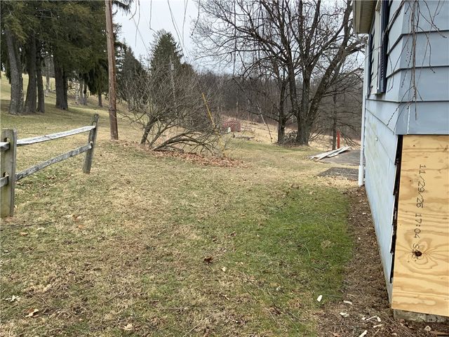 1178 Amity Ridge Rd, Amwell, PA 15311