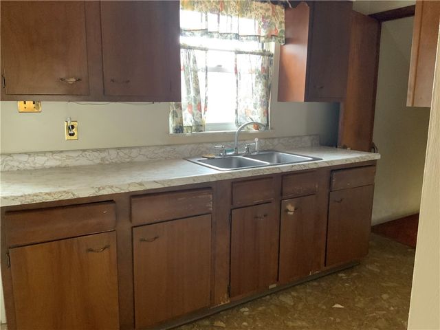 1178 Amity Ridge Rd, Amwell, PA 15311