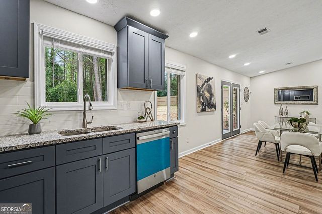 577 Simone Way, Stone Mountain, GA 30087