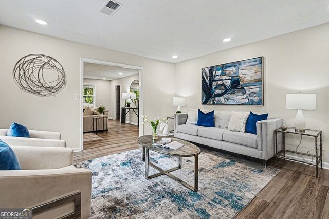 577 Simone Way, Stone Mountain, GA 30087