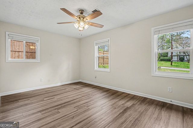 577 Simone Way, Stone Mountain, GA 30087