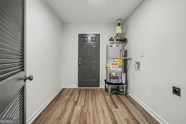 577 Simone Way, Stone Mountain, GA 30087