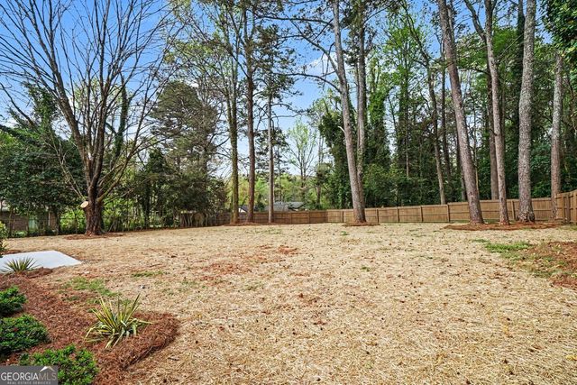 577 Simone Way, Stone Mountain, GA 30087