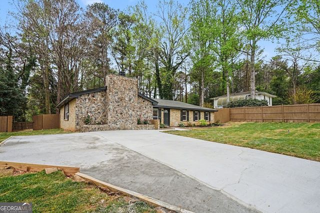 577 Simone Way, Stone Mountain, GA 30087