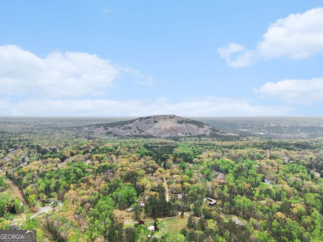 577 Simone Way, Stone Mountain, GA 30087