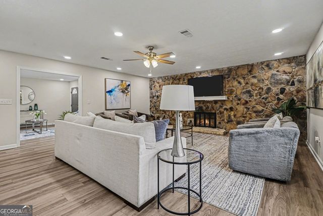 577 Simone Way, Stone Mountain, GA 30087