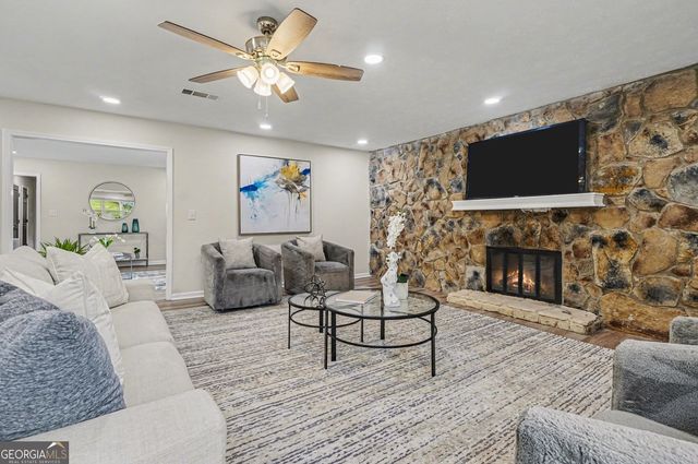 577 Simone Way, Stone Mountain, GA 30087