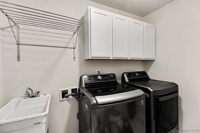 5531 Morgan Lake Drive, Clarkston, MI 48348