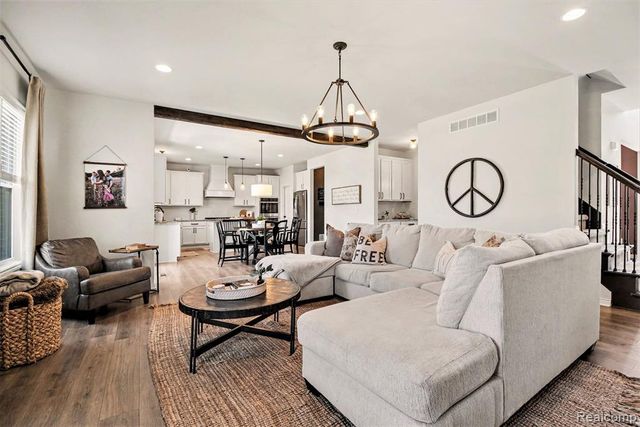 5531 Morgan Lake Drive, Clarkston, MI 48348