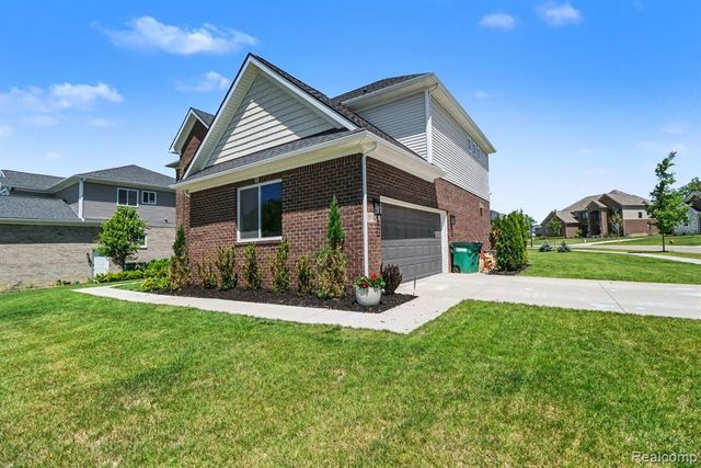 5531 Morgan Lake Drive, Clarkston, MI 48348