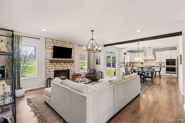 5531 Morgan Lake Drive, Clarkston, MI 48348