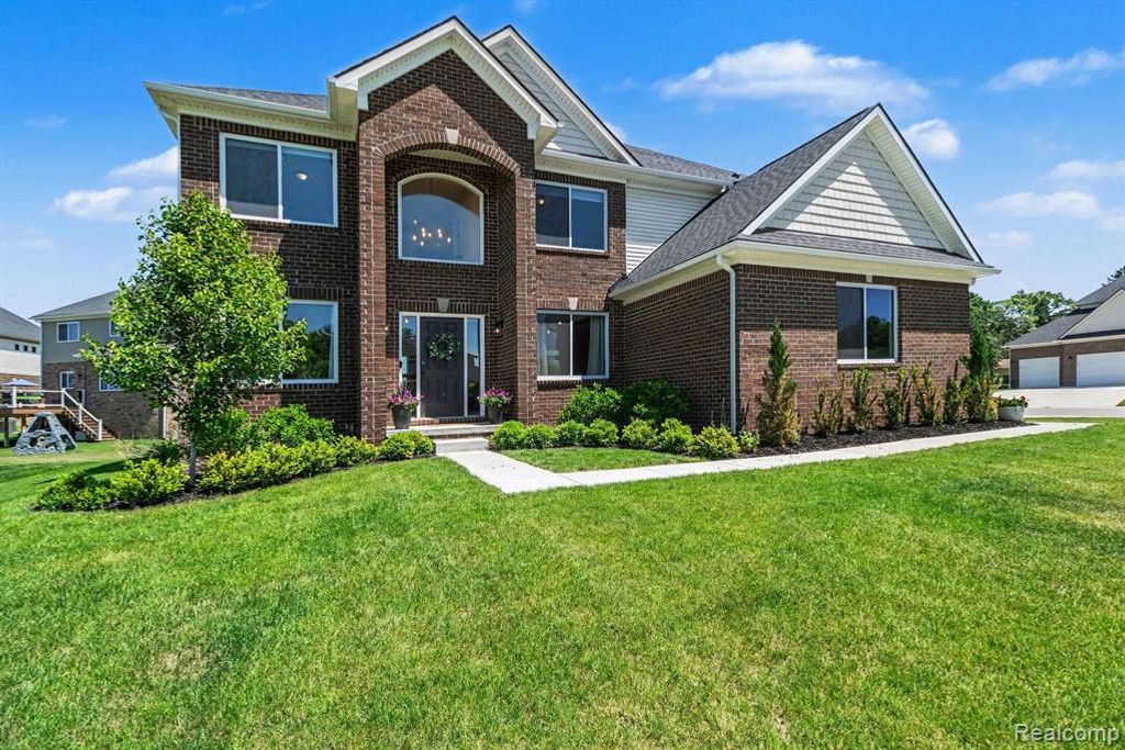 5531 Morgan Lake Drive, Clarkston, MI 48348