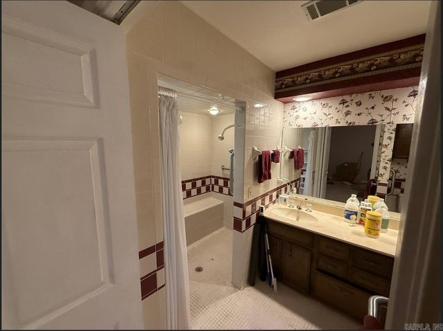 10 Twin Pine Place, Little Rock, AR 72210