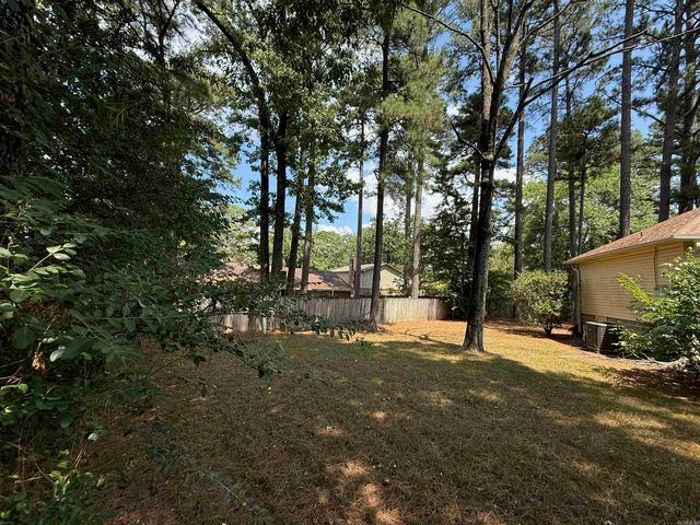 10 Twin Pine Place, Little Rock, AR 72210