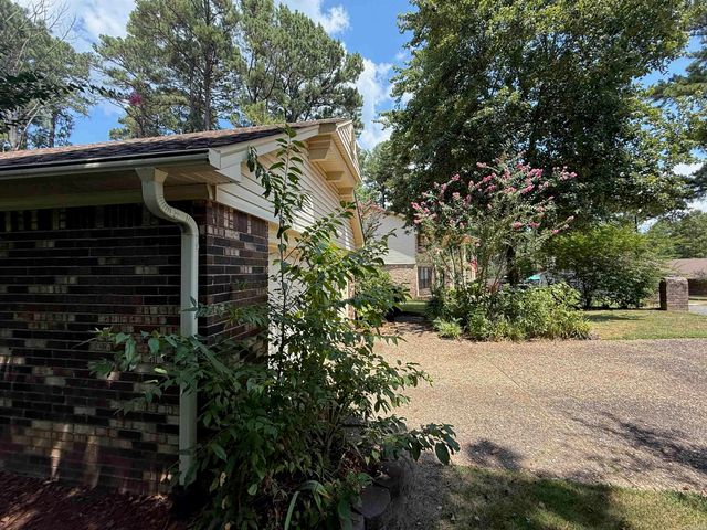 10 Twin Pine Place, Little Rock, AR 72210