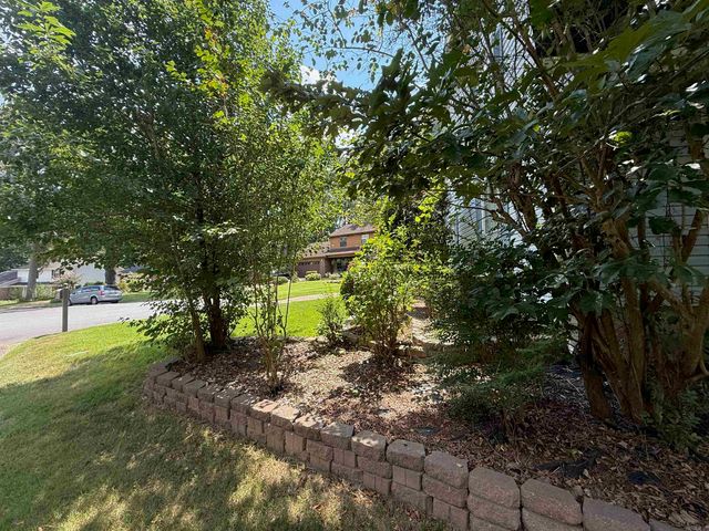 10 Twin Pine Place, Little Rock, AR 72210